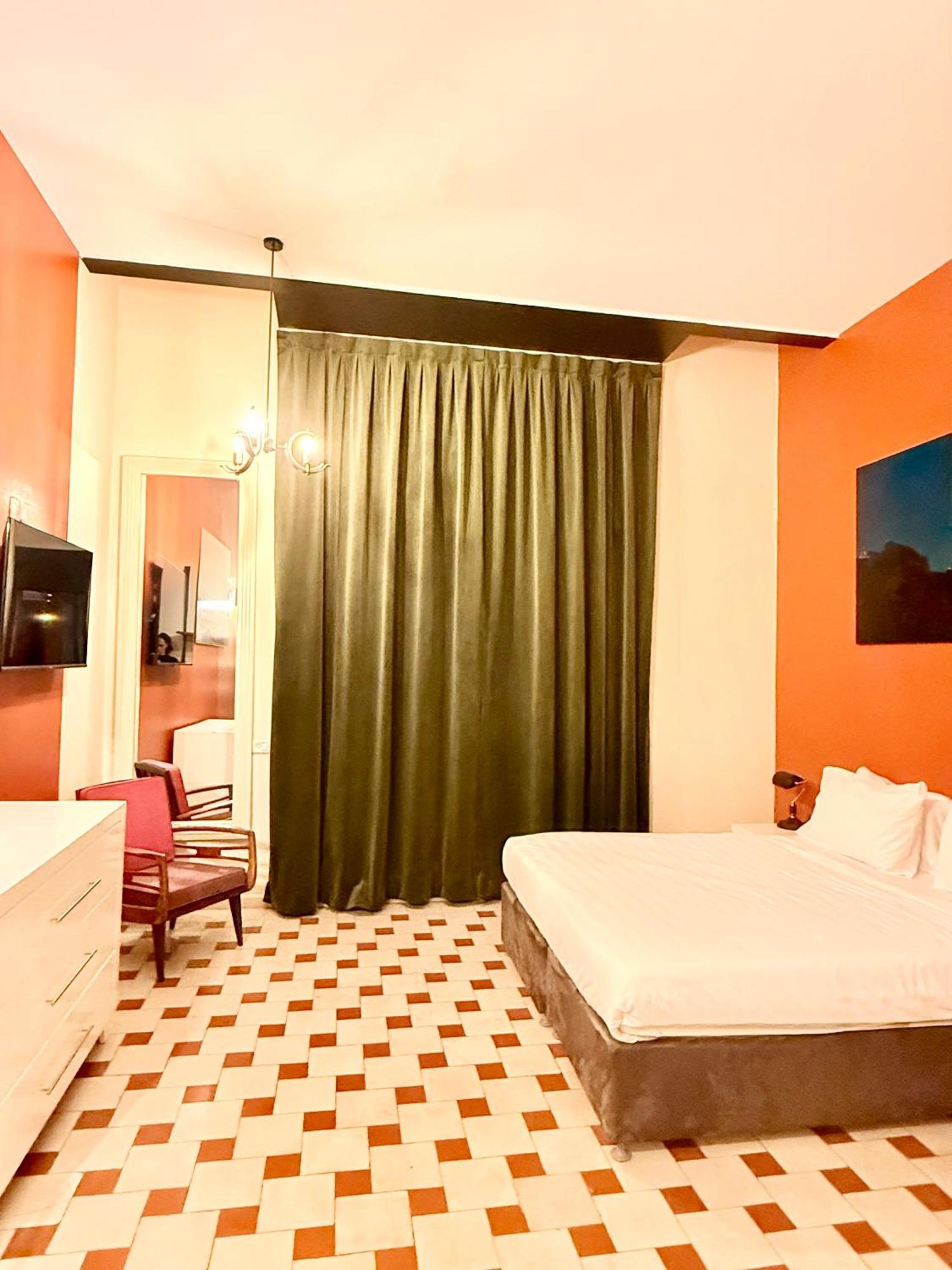 Inta Hotel (Adults Only) Тель-Авів Екстер'єр фото